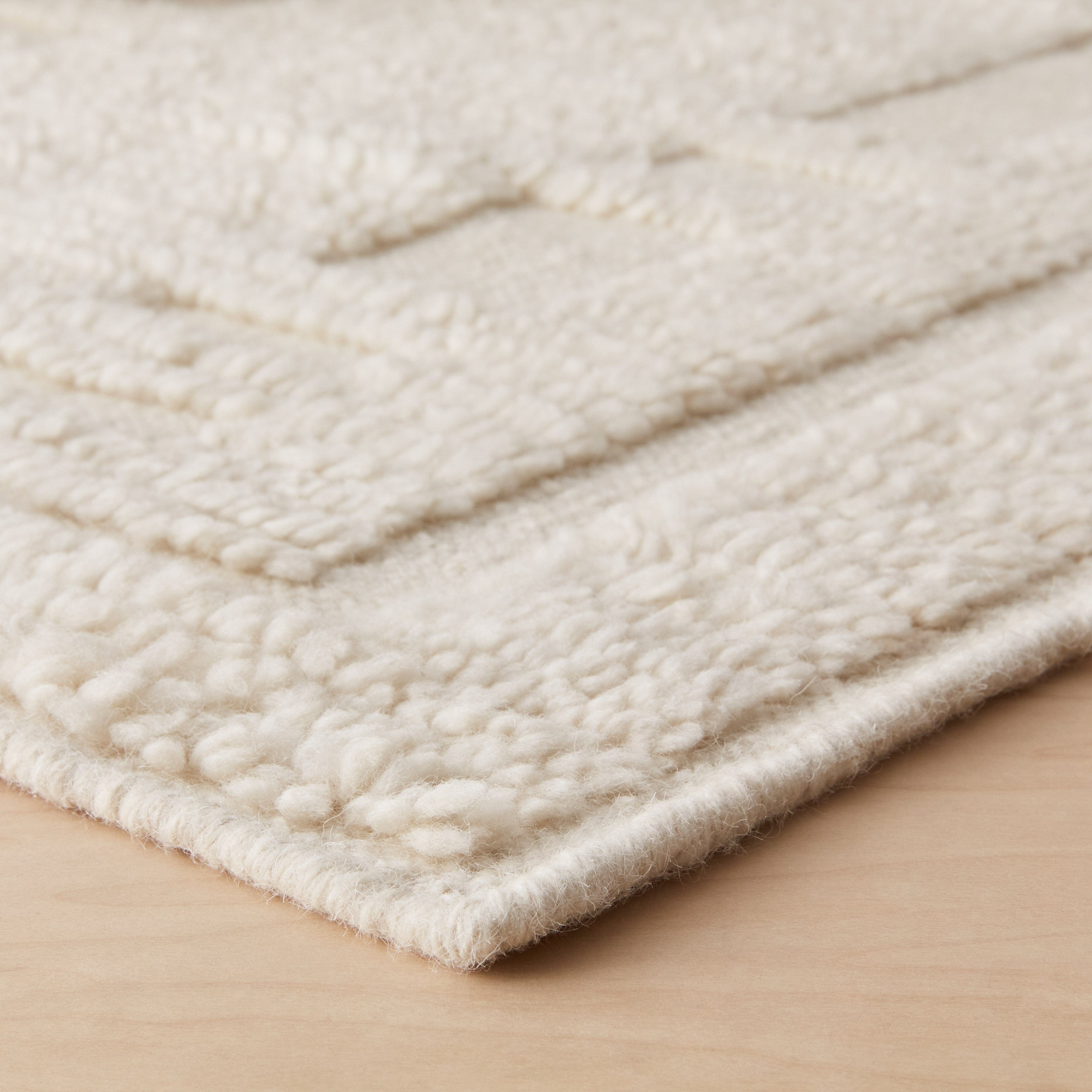 Woven Hand-Knotted Area Rug in Ecru - Image 4