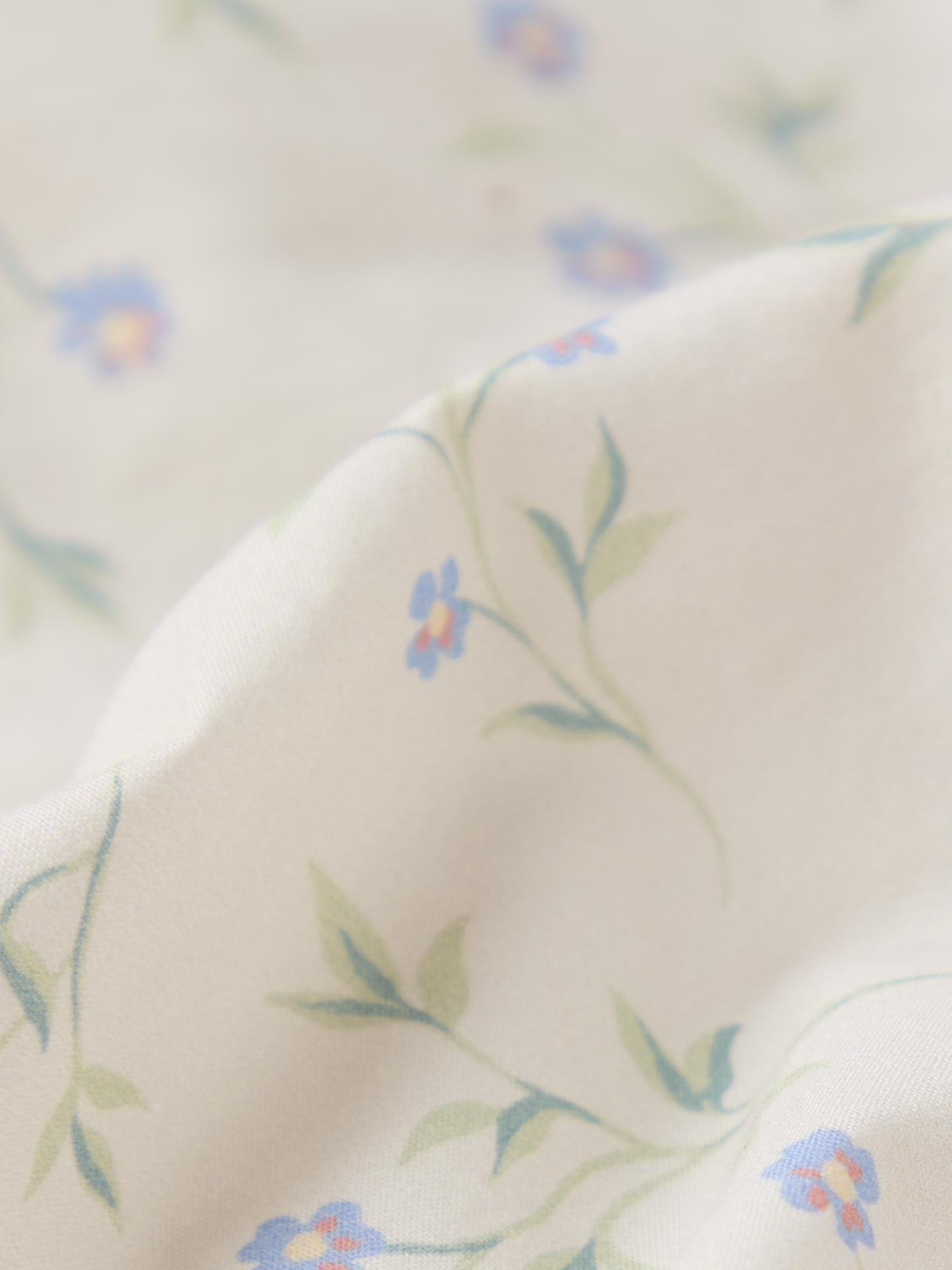 Cream Floral Cotton Pillowcase Pair - Image 3